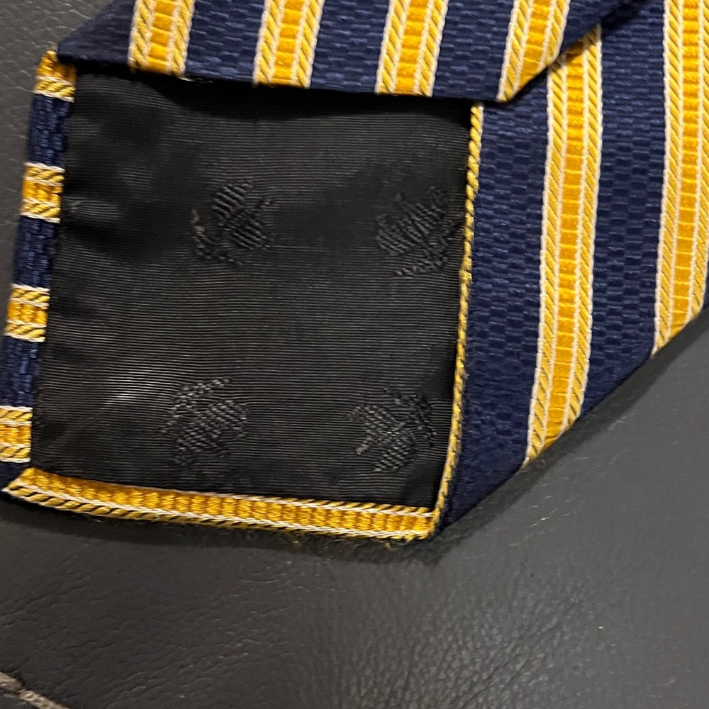 Brooks Brothers Striped Navy and Yellow Men's Tie - Classic Diagonal Design XL - Picture 4 of 4
